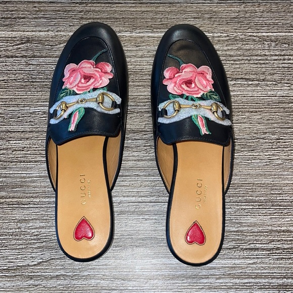 Authentic gucci shoes (women) - Picture 1 of 7